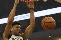 包含雄鹿主场告捷，继续领跑东部榜首的词条