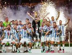 球场上的悬念时刻,谁将成为最后的赢家? 球场上的悬念时刻,谁将成为最后的赢家?