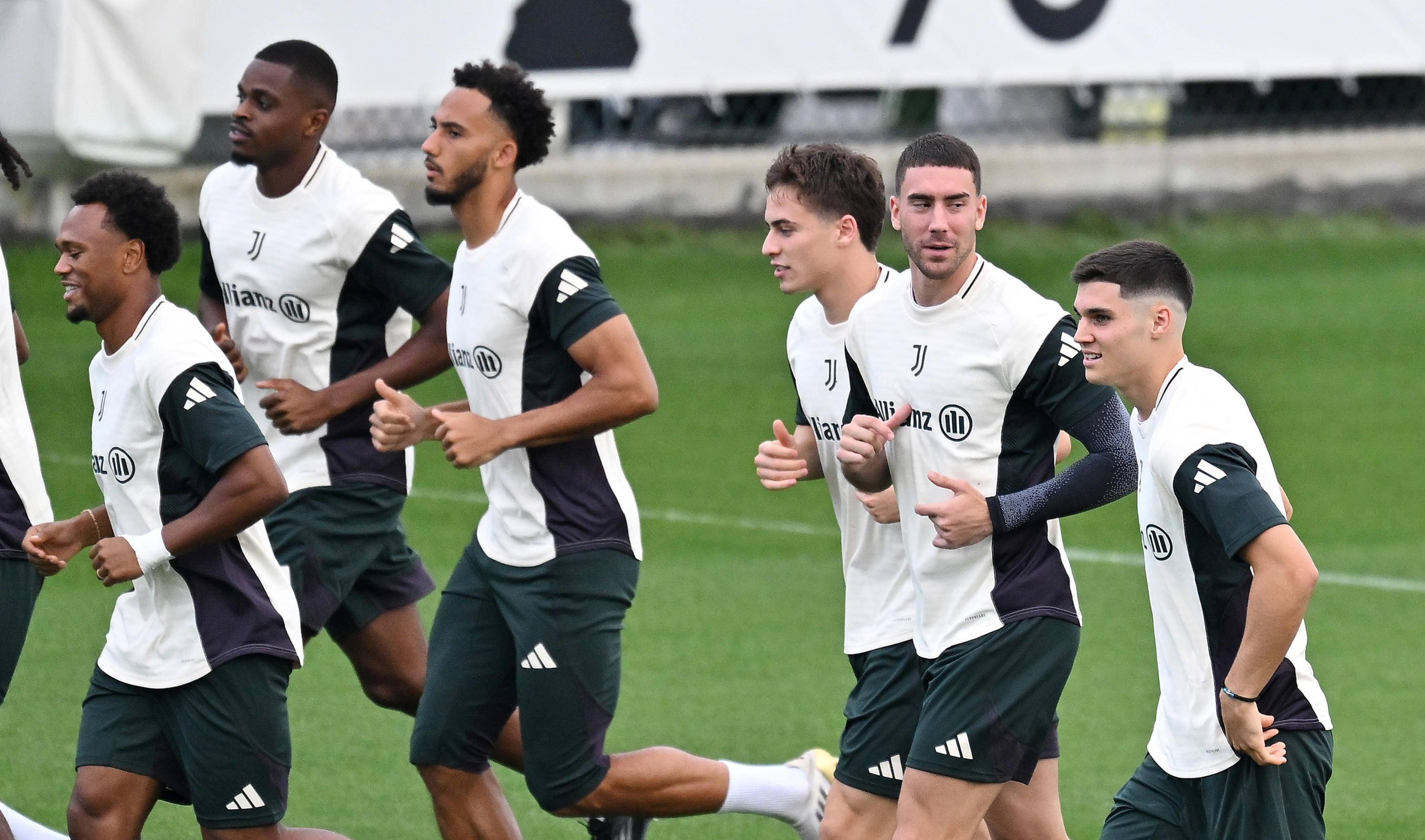 尤文图斯中场因伤缺阵，对球队影响巨大(尤文图斯中场太弱)